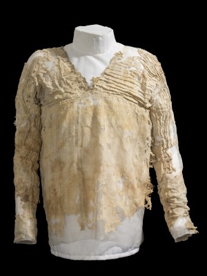 Figure 1. The Tarkhan Dress, courtesy of the Petrie Museum, UCL (UC28614B1).